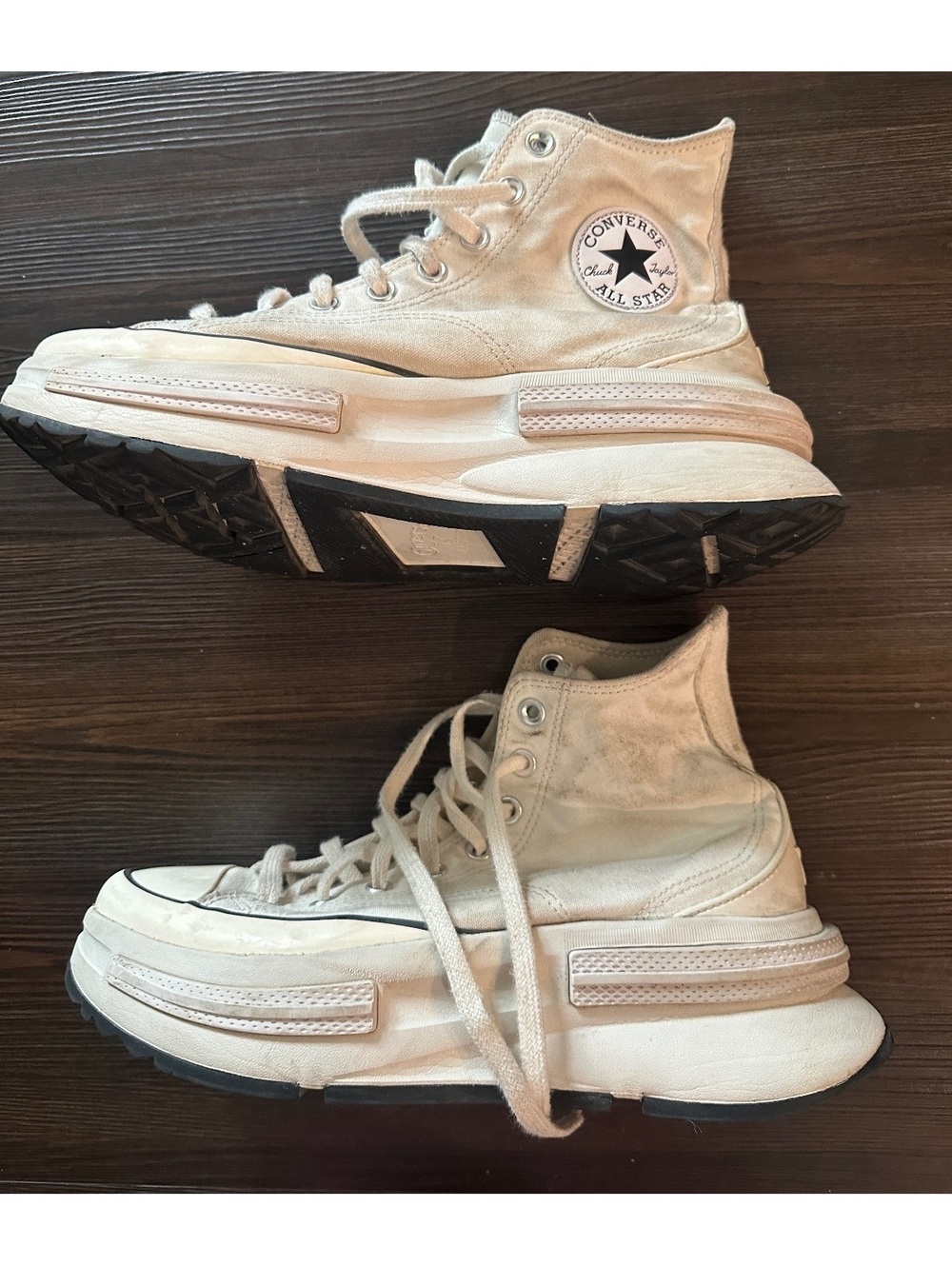 10.5 women’s Converse high top sneakers run star legacy